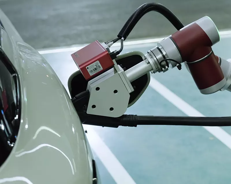 自動車無人充電視覚誘導